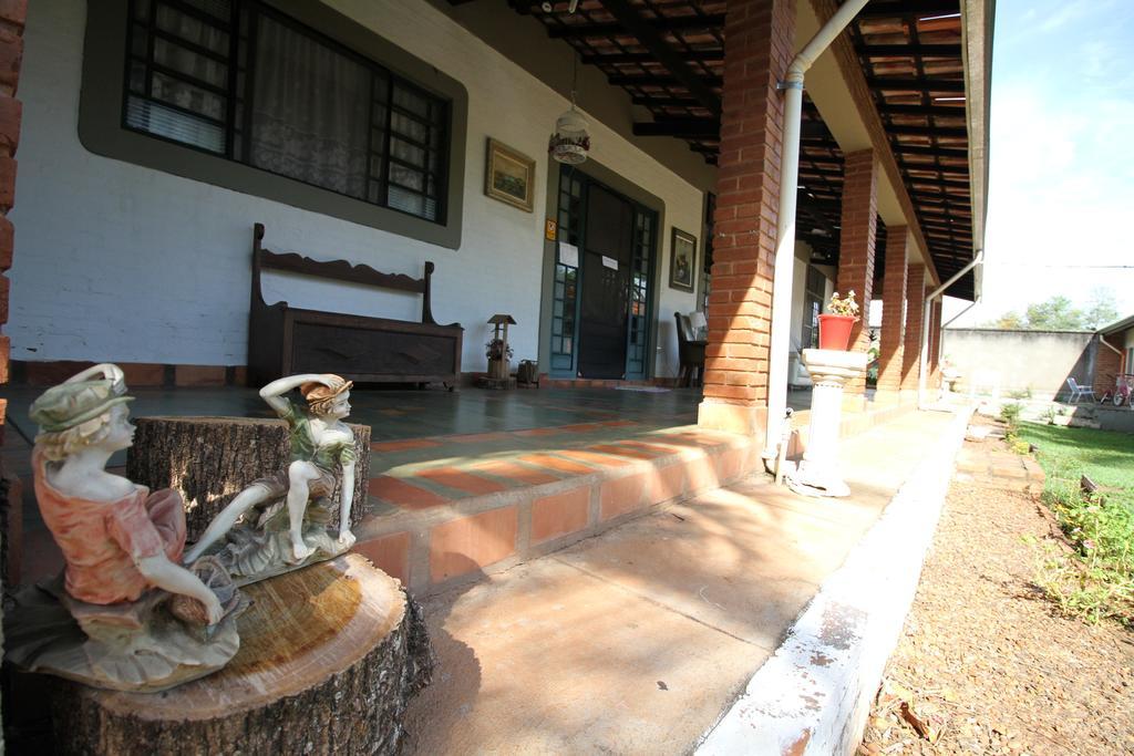 Chacara Ando Bed And Breakfast Águas de Santa Barbara Buitenkant foto